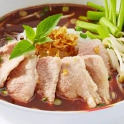 ก๋วยเตี๋ยวเรือลูกชิ้น+หมูสด