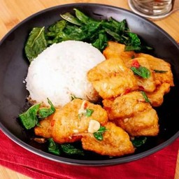 ข้าราดกระเพราปลา