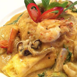 ข้าวไข่ข้นแกงเขียวหวานทะเล