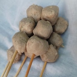 หมึกสดย่าง ลูกชิ้นทอด By...โนมม' โตตต