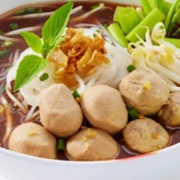 ก๋วยเตี๋ยวเรือลูกชิ้นหมูอย่างเดียว