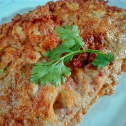 ข้าวไข่เจียวพริกแกงปลาหมึก