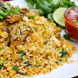 ข้าวผัดปลากระป๋อง ซอสยำ