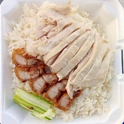 ข้าวมันไก่ต้ม+หมูกรอบ