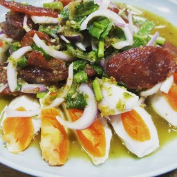 ยำไข่เค็มกุนเชียง