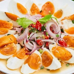 ยำไข่เค็ม