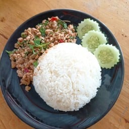 กะเพรานายหญิง สูตรโบราณ (ร้านเดียวกับเตี๋ยวเรือนายเก๋)