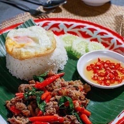 ลุงเดียวก๋วยเตี๋ยวเรือหม้อไฟ ตลาดริมบึง