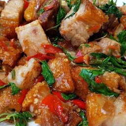 กะเพราหมูกรอบ