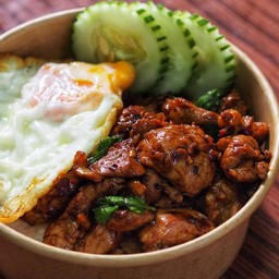 กะเพราพริกแห้ง หมูชิ้น