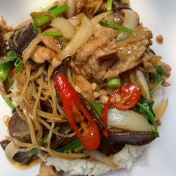 ผัดขิง-ราดข้าว