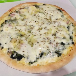 พิซซ่าแป้งสดหน้าผักโขมชีสขนาด6นิ้ว 4ชิ้น