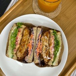 แซนวิช อกไก่ทอดทงคัตซึ