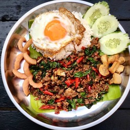 กะเพราเนื้อริบอายสับ ระเบิดล้นๆ ราดข้าว