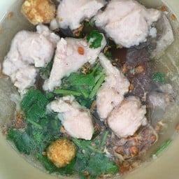 ต้มเลือดหมูใส่หมูทุบ