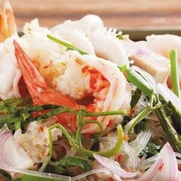 ร้าน ยำปากแดง แซ่บ By Bum💋