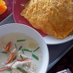 ต้มข่าไก่+ข้าว+ไข่เจียวหมูสับ