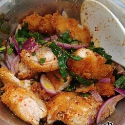 ข้าว ยำไก่แซ่บ