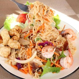 ยำมาม่า