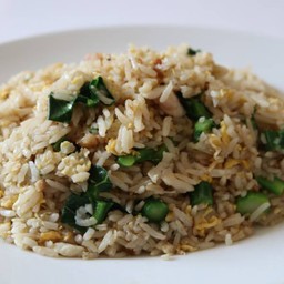 ข้าวผัดคะน้าปลาเค็ม LM