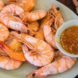 กุ้งขาวนึ่ง (จาน)
