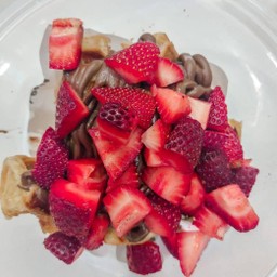 ครอฟเฟิล 2 Go (ชุด ใหญ่ Big Cup !!!) Strawberry Nutella