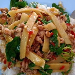 ร้านครัวคุณยายกะเพราอ่างทอง บ้านแห