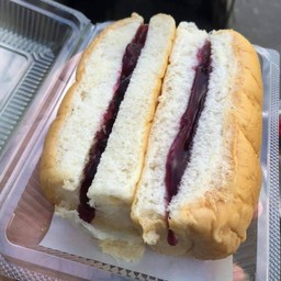 ปังไส้ทะลัก แยมบลูเบอร์รี่ (ราคาพิเศษ!!!! ชุด 2 ชิ้น)