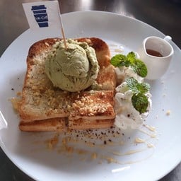 Honey Toast (ฮันนี่โทสต์)