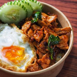 กะเพราพริกแห้ง อกไก่