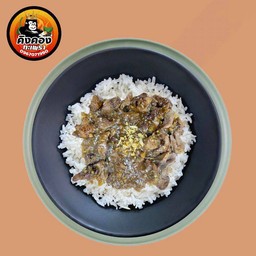 ข้าวกระเทียมเครื่องในไก่ (เครื่องในรวมไม่แยก)