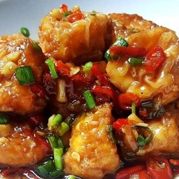 เนื้อปลาดอลลี่ผัดพริกเผา