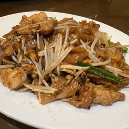 ก๋วยเตี๋ยวผัดแห้งกุ้ง LM
