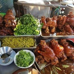 ขาหมูรัชดา ร้านกลางคืน