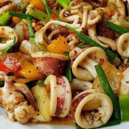 กุ้ง หมึก ผัดพริกไทยดำ