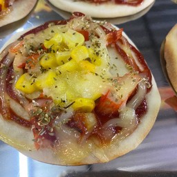 Pizza express สาขาตลาดom night ตลาดom night