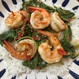 ข้าวกระเพรากุ้ง