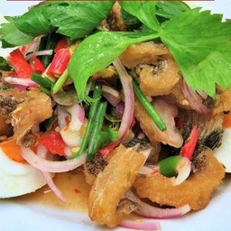 ยำปลาสลิดไข่เค็ม