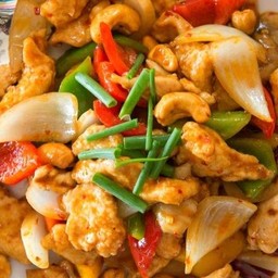 ไก่ผัดเม็ดมะม่วง