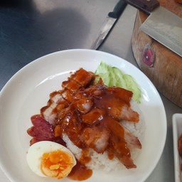 ข้าวหมูแดง