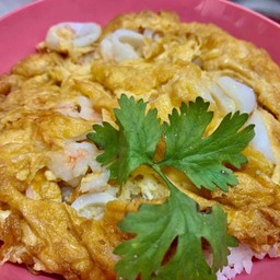 ข้าวไข่เจียวปลาหมึก