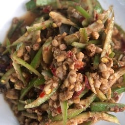 ส้มตำ ลาบ ก้อย ซุ้มมะขามเทศ(หนองปรือ)