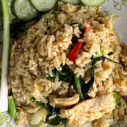 ข้าวผัดแกงเขียวหวานหมู