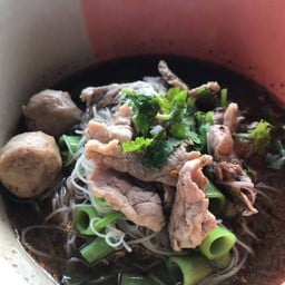 ก๋วยเตี๋ยวเนื้อน้ำตก