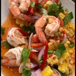 ยำข้าวโพดกุ้งสุก