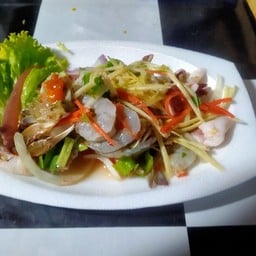 ละยำกลางกลางซอย