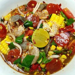 ยำข้าวโพดกุ้งสดไข่แดงเค็ม