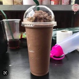 ผลไม้สดปั่น เจ๊ถวิล