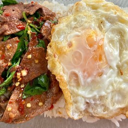 กะเพราตับ+ไข่ดาวราดข้าว