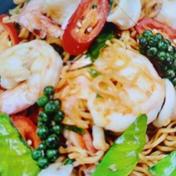 ผัดมาม่าทะเล